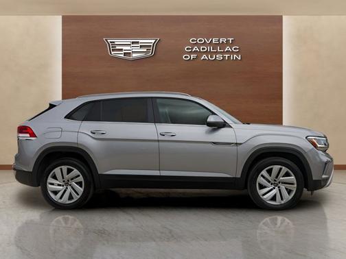 Silver Metallic 2020 Volkswagen Atlas Cross Sport 3.6L V6 SE w/Technology