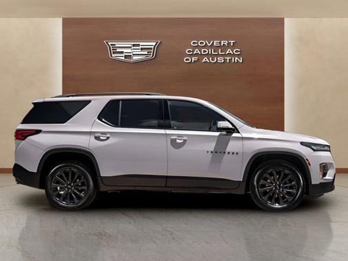 Summit White 2023 Chevrolet Traverse RS