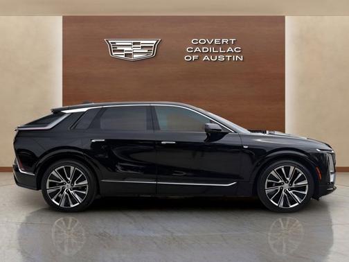 Stellar Black Metallic 2024 Cadillac LYRIQ Luxury