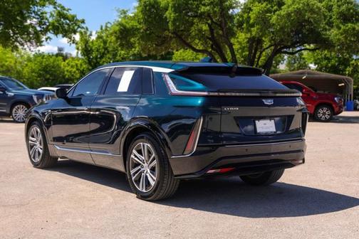 Emerald Lake Metallic 2024 Cadillac LYRIQ Luxury