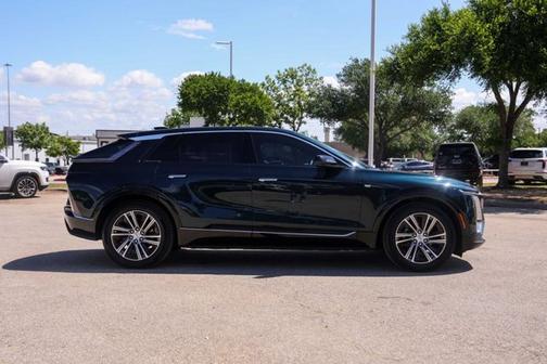 Emerald Lake Metallic 2024 Cadillac LYRIQ Luxury