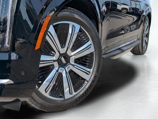 2025 Cadillac Escalade IQ Luxury 2