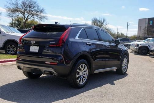 2022 Cadillac XT4 FWD Premium Luxury