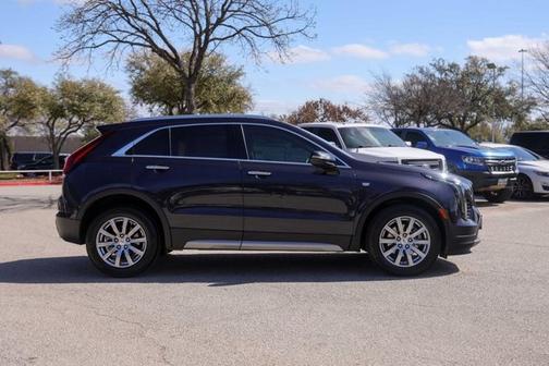 2022 Cadillac XT4 FWD Premium Luxury