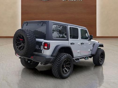 Silver Zynith Clearcoat 2024 Jeep Wrangler Willys