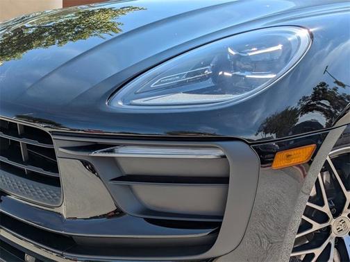 2024 Porsche Macan Base (PDK)