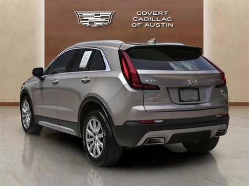 2022 Cadillac XT4 FWD Premium Luxury