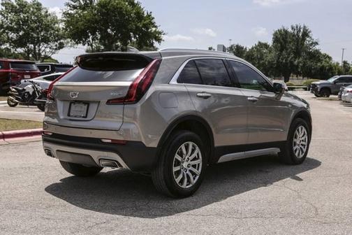 2022 Cadillac XT4 FWD Premium Luxury