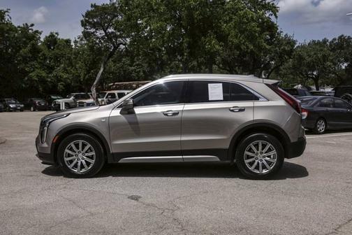 2022 Cadillac XT4 FWD Premium Luxury