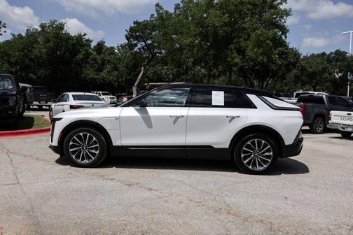 Crystal White Tricoat 2025 Cadillac LYRIQ Sport