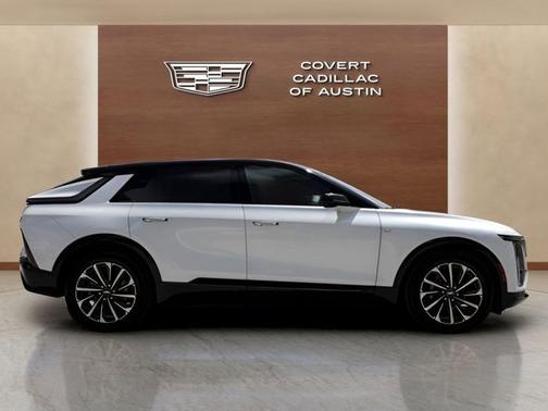 Crystal White Tricoat 2025 Cadillac LYRIQ Sport