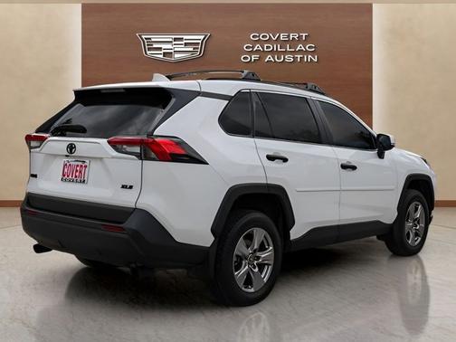 Ice Cap 2025 Toyota RAV4 XLE