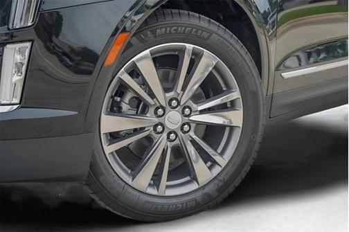 2025 Cadillac XT5 FWD Premium Luxury