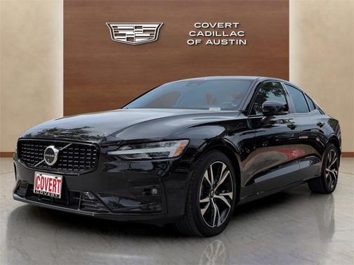 2024 Volvo S60 Plus Dark Theme