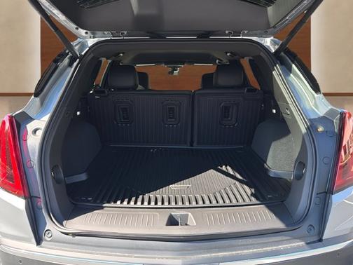 Argent Silver Metallic 2026 Cadillac XT5 FWD Luxury