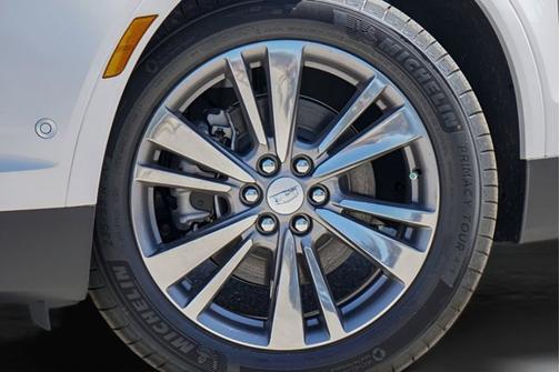 Crystal White Tricoat 2026 Cadillac XT5 FWD Premium Luxury