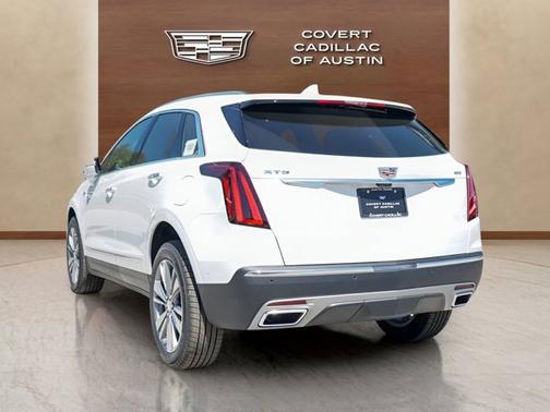 Crystal White Tricoat 2026 Cadillac XT5 FWD Premium Luxury