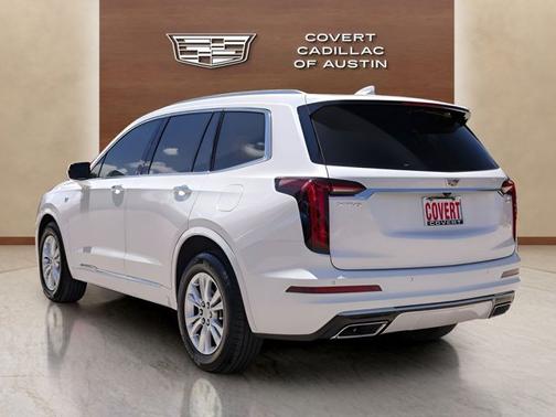 Crystal White Tricoat 2025 Cadillac XT6 FWD Luxury