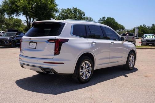 Crystal White Tricoat 2025 Cadillac XT6 FWD Luxury
