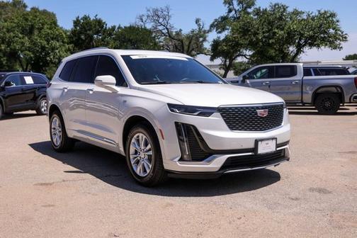 Crystal White Tricoat 2025 Cadillac XT6 FWD Luxury