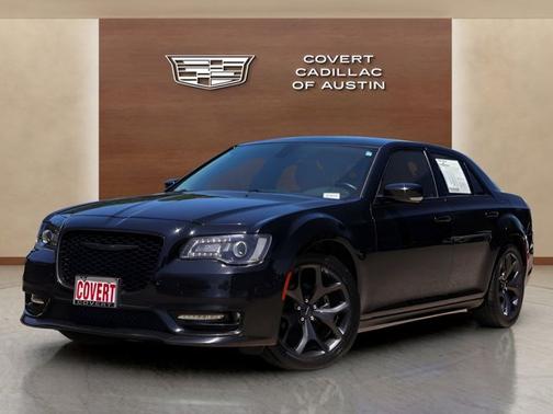 Gloss Black 2022 Chrysler 300 Touring L