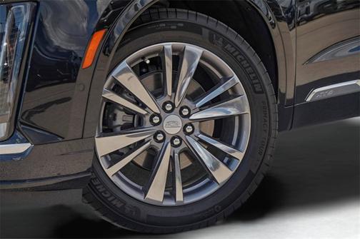 2025 Cadillac XT6 FWD Premium Luxury
