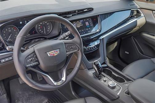 2025 Cadillac XT6 FWD Premium Luxury