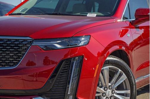 2025 Cadillac XT6 FWD Premium Luxury