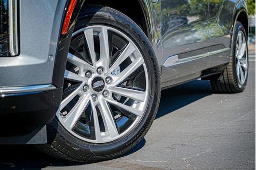 2026 Cadillac VISTIQ Luxury