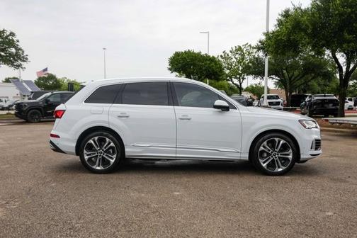 Glacier White Metallic 2021 Audi Q7 Premium Plus