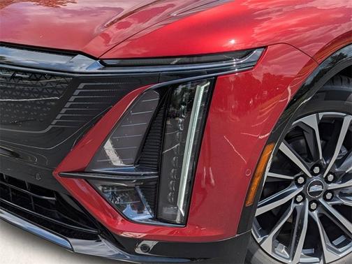 2025 Cadillac LYRIQ Sport