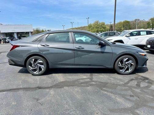 2025 Hyundai ELANTRA Sport