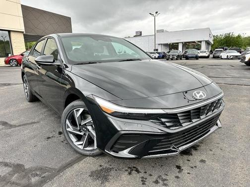 2025 Hyundai ELANTRA HEV SEL Sport
