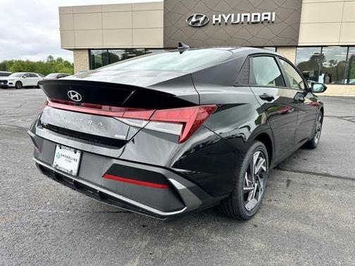 2025 Hyundai ELANTRA HEV SEL Sport
