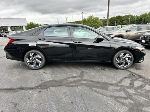 2025 Hyundai ELANTRA HEV SEL Sport