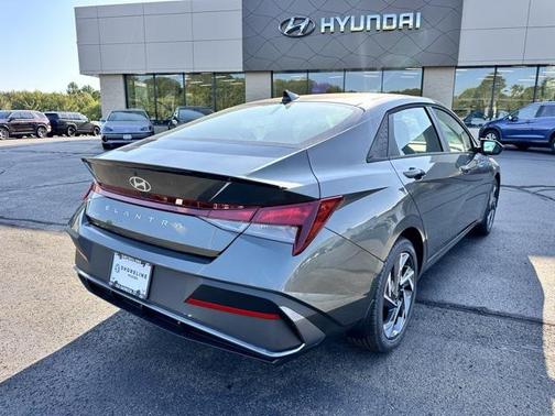 2025 Hyundai ELANTRA Sport