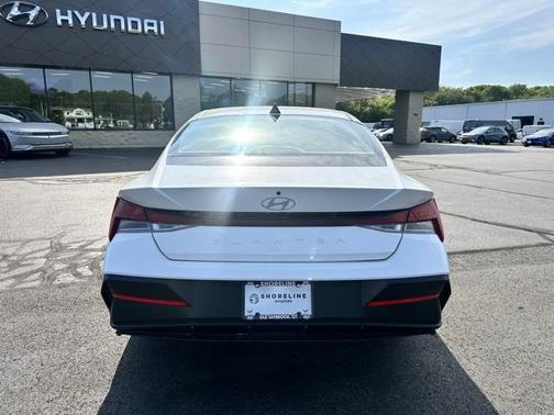 2025 Hyundai ELANTRA SEL
