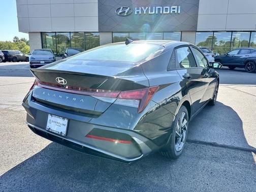 2025 Hyundai ELANTRA Sport