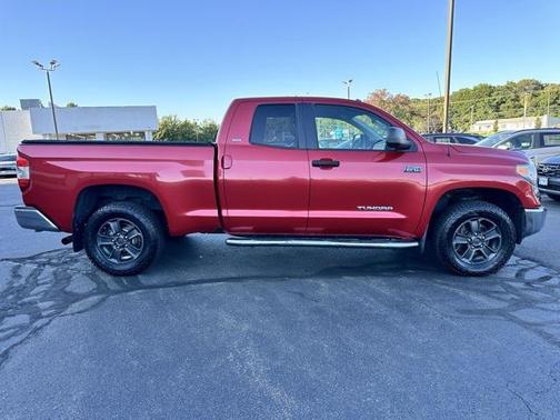 2014 Toyota Tundra SR5