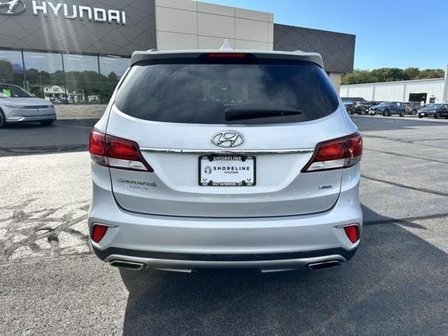 2017 Hyundai SANTA FE SE