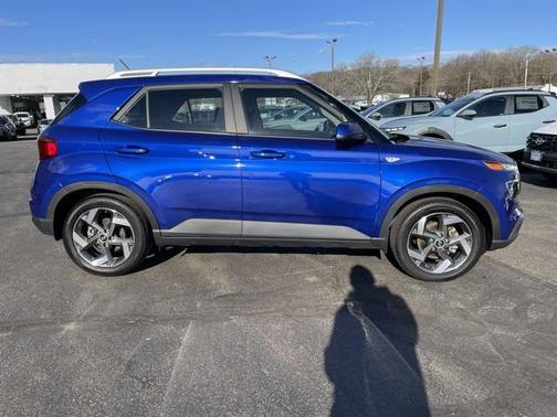 2023 Hyundai VENUE SEL