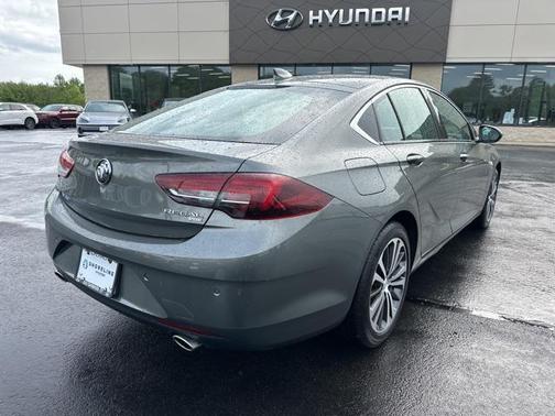 2018 Buick Regal Sportback Essence