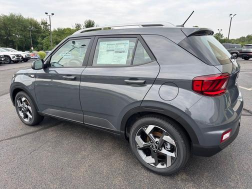 Ecotronic Gray 2026 Hyundai VENUE SEL