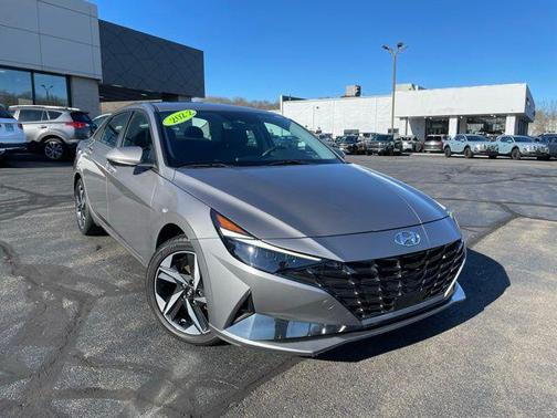 2022 Hyundai ELANTRA HEV Limited