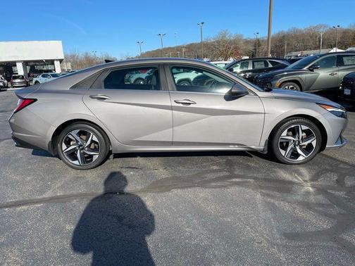 2022 Hyundai ELANTRA HEV Limited