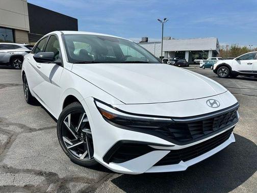 2025 Hyundai ELANTRA Sport