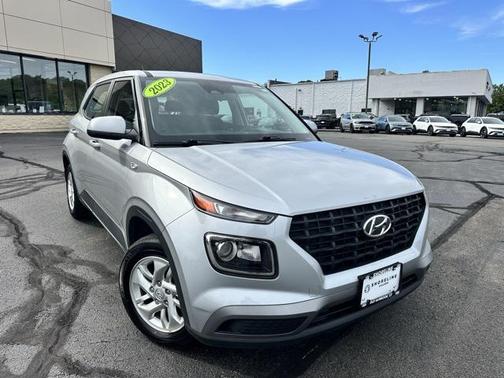 2023 Hyundai VENUE SE