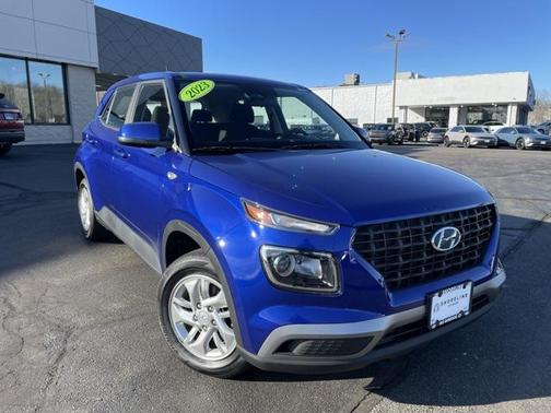 2023 Hyundai VENUE SE