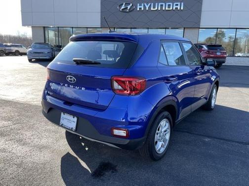 2023 Hyundai VENUE SE