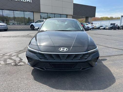 Abyss Black 2025 Hyundai ELANTRA Sport